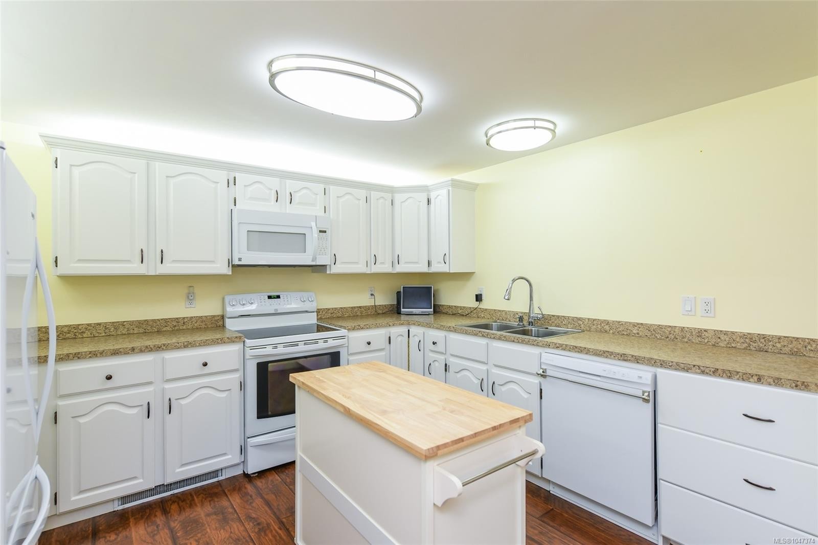 635 Pritchard Rd, Comox, BC