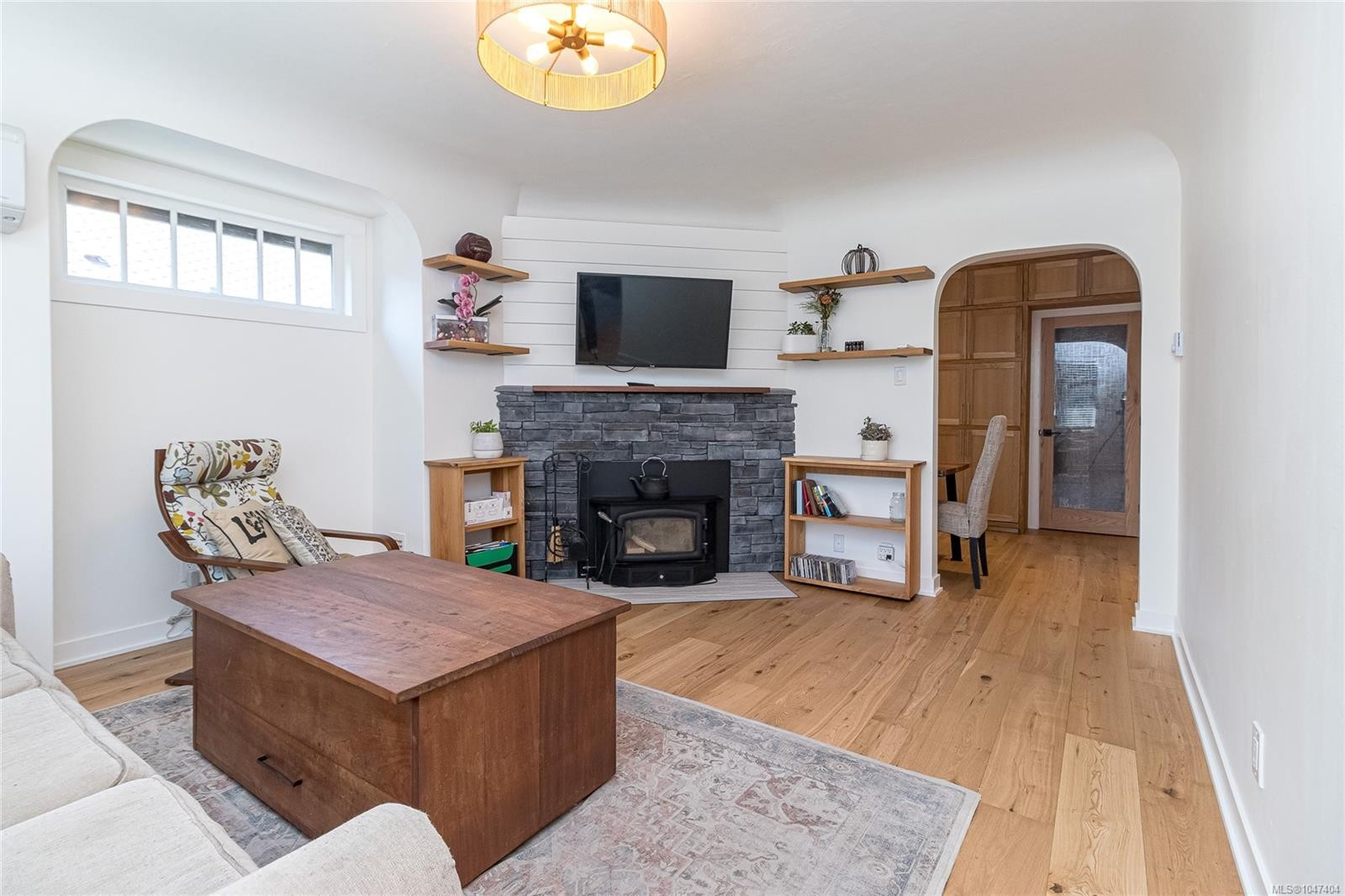 1232 Effingham St, Esquimalt, BC