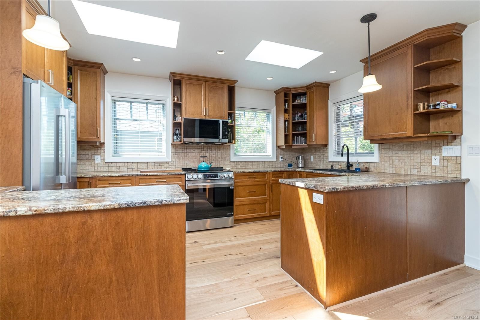 1232 Effingham St, Esquimalt, BC