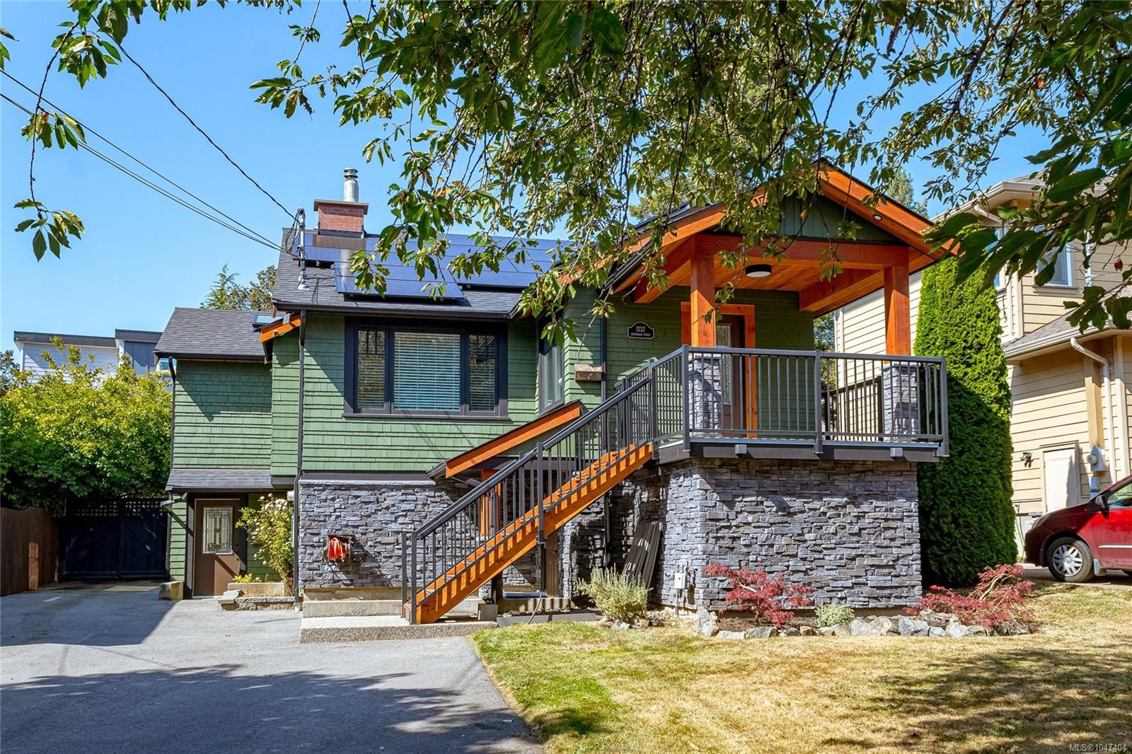 1232 Effingham St, Esquimalt, BC
