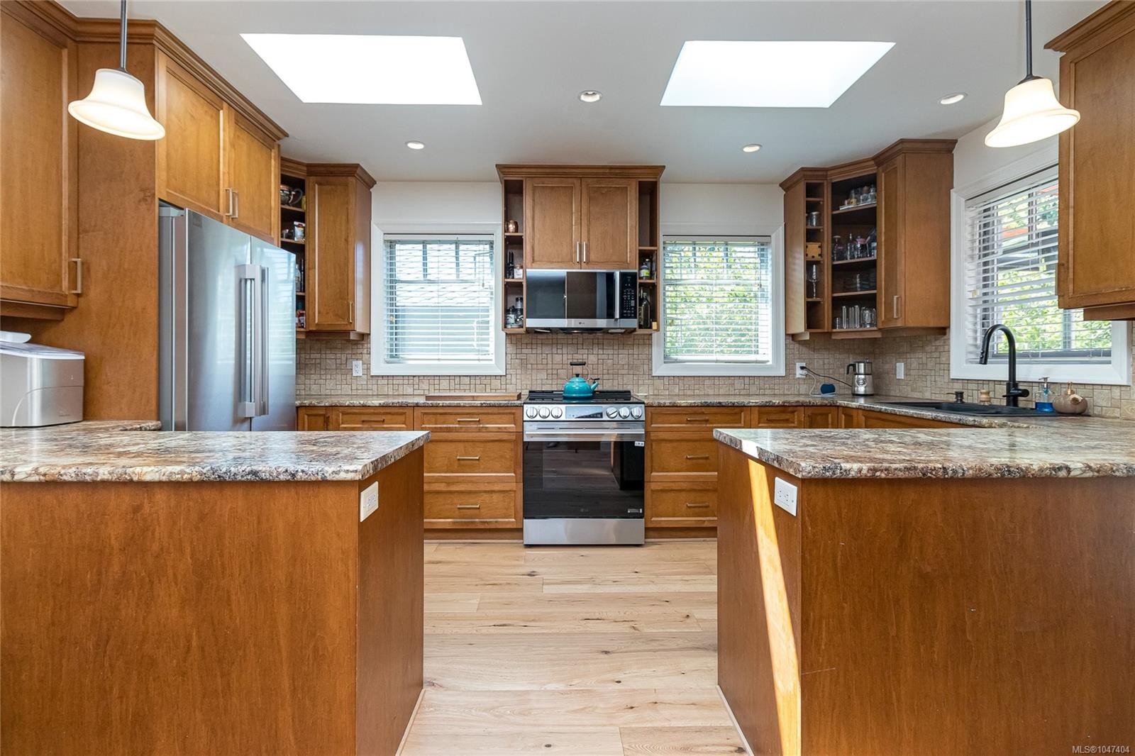1232 Effingham St, Esquimalt, BC