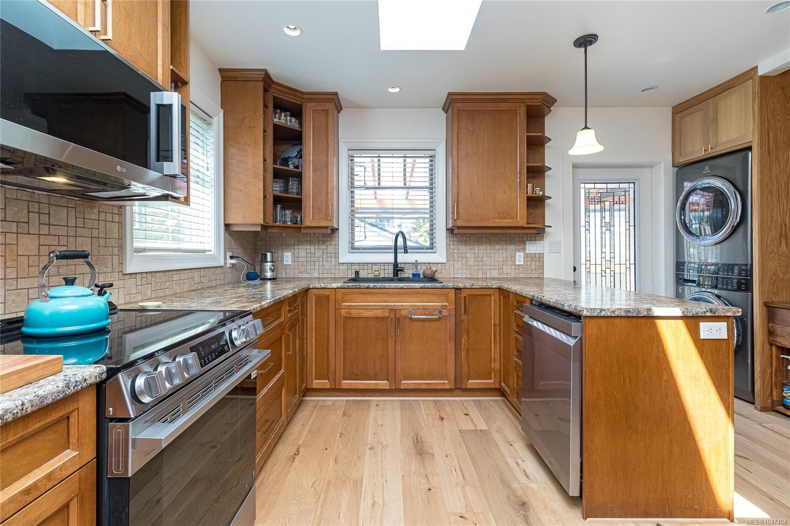 1232 Effingham St, Esquimalt, BC