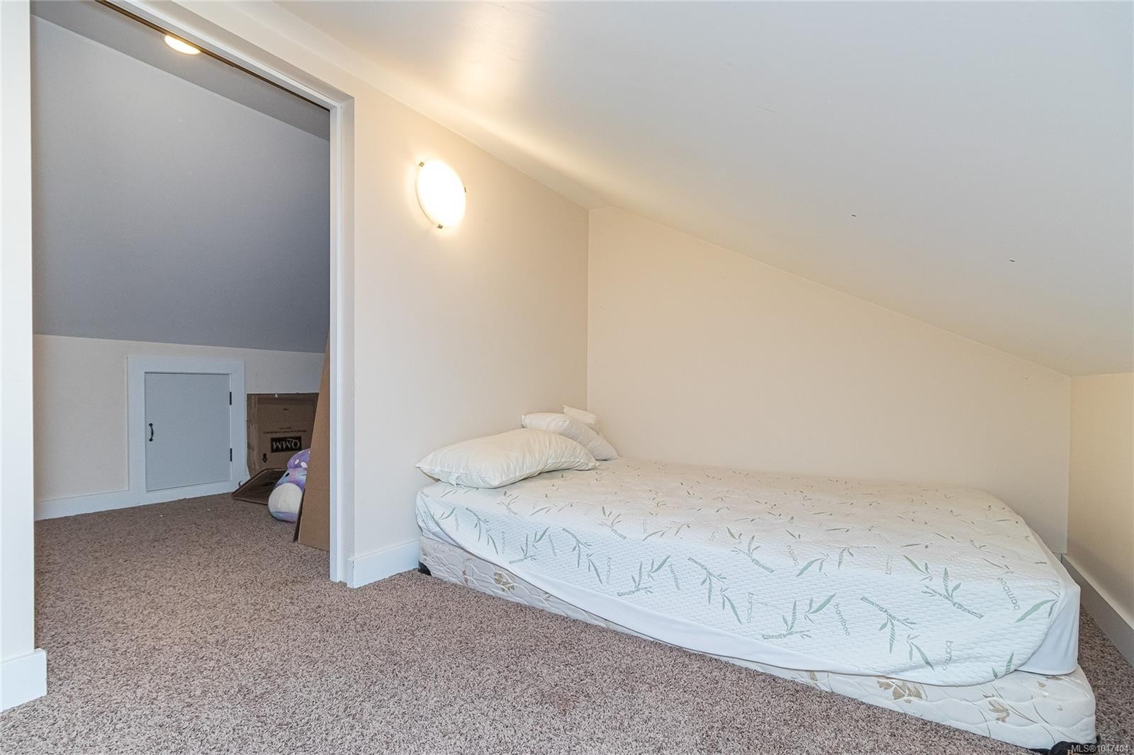 1232 Effingham St, Esquimalt, BC