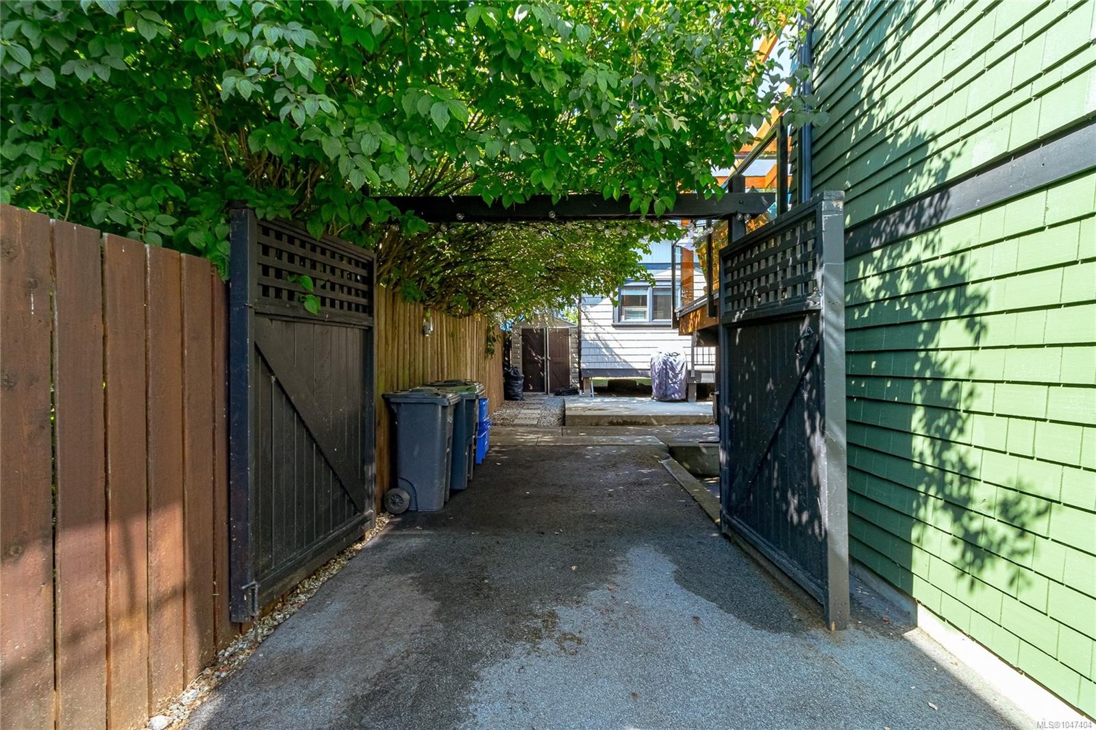 1232 Effingham St, Esquimalt, BC