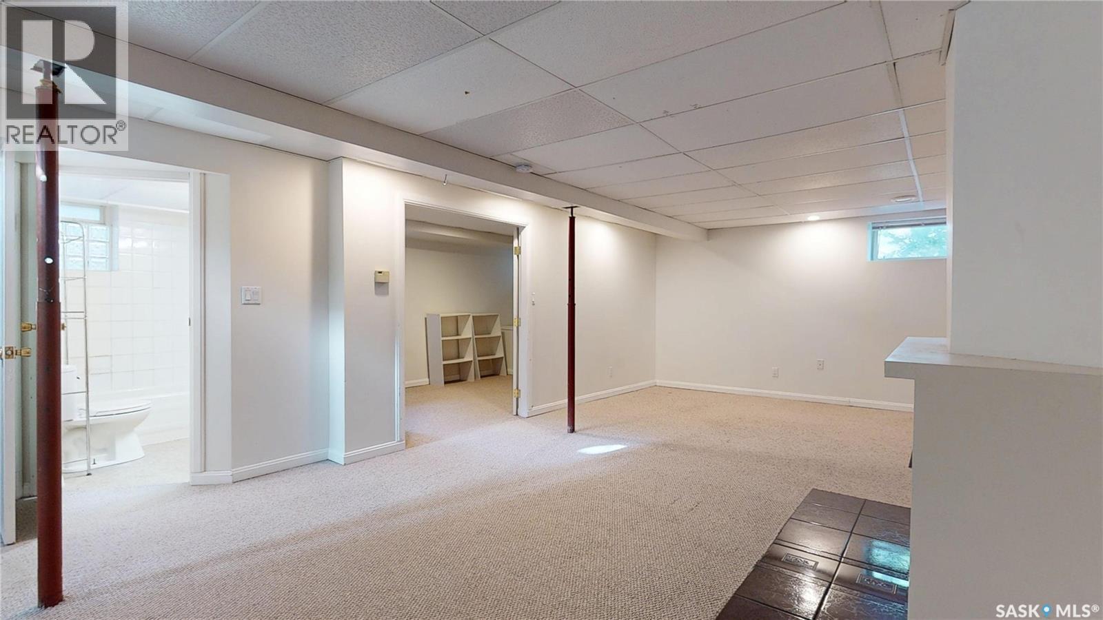 2255 Queen Street, Regina, SK - Indoor