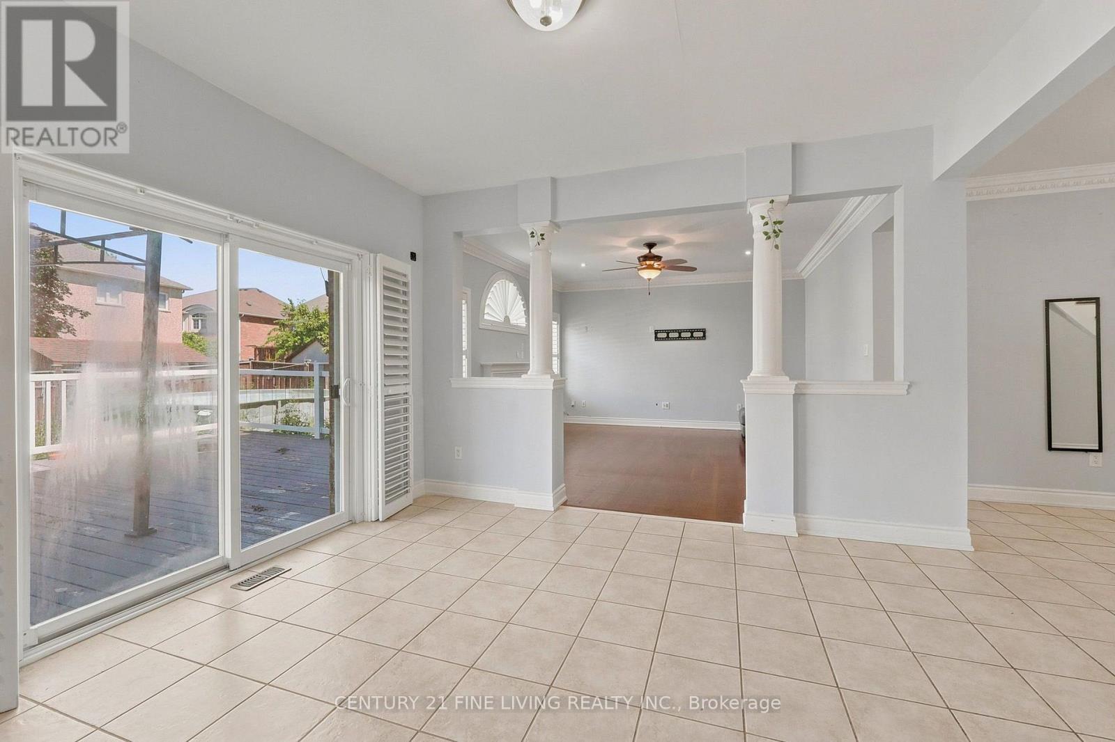 38 Eiffel Boulevard, Brampton, ON - Indoor Photo Showing Other Room