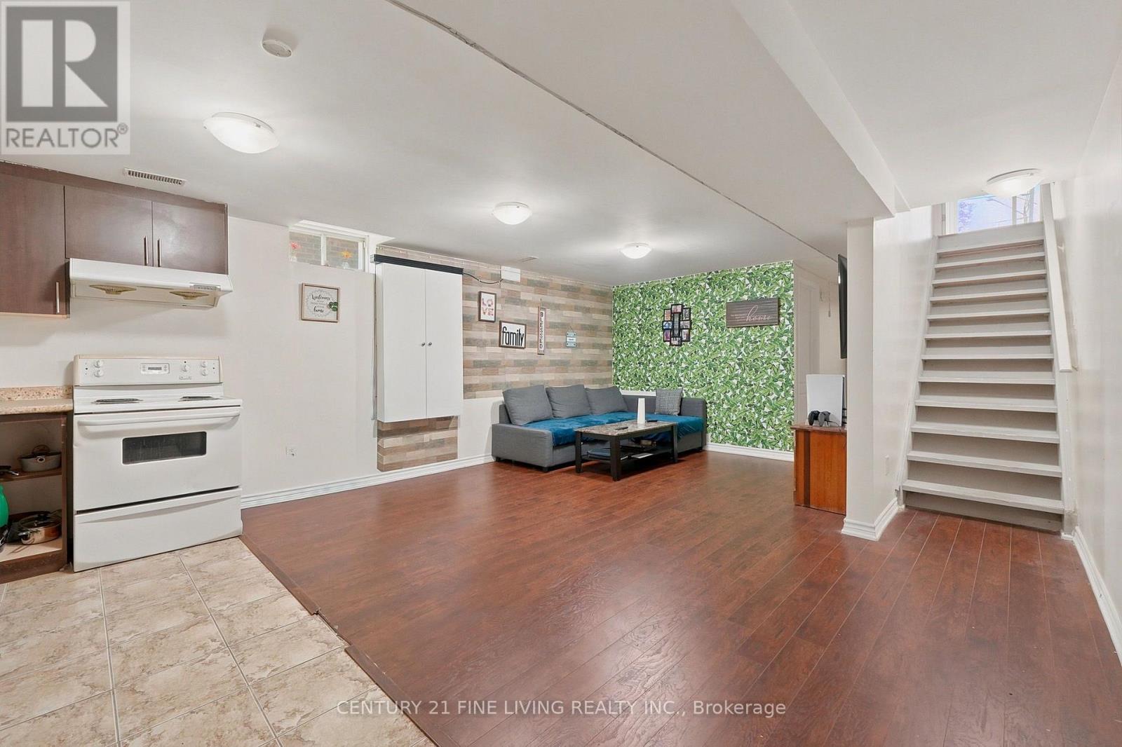 38 Eiffel Boulevard, Brampton, ON - Indoor Photo Showing Kitchen