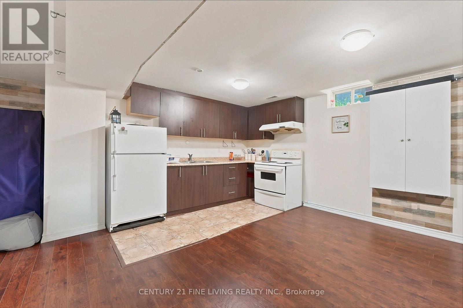 38 Eiffel Boulevard, Brampton, ON - Indoor Photo Showing Kitchen