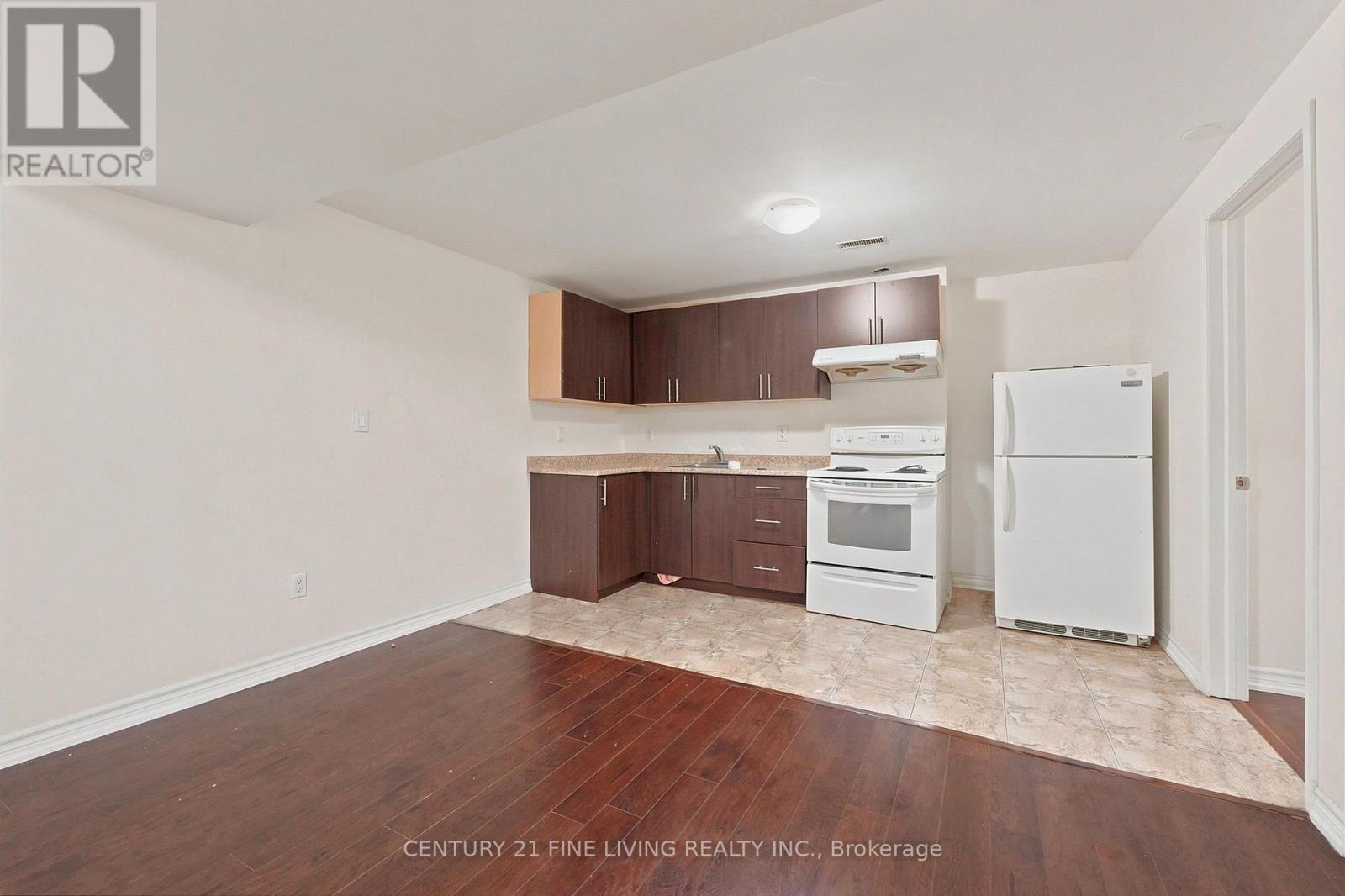 38 Eiffel Boulevard, Brampton, ON - Indoor Photo Showing Kitchen