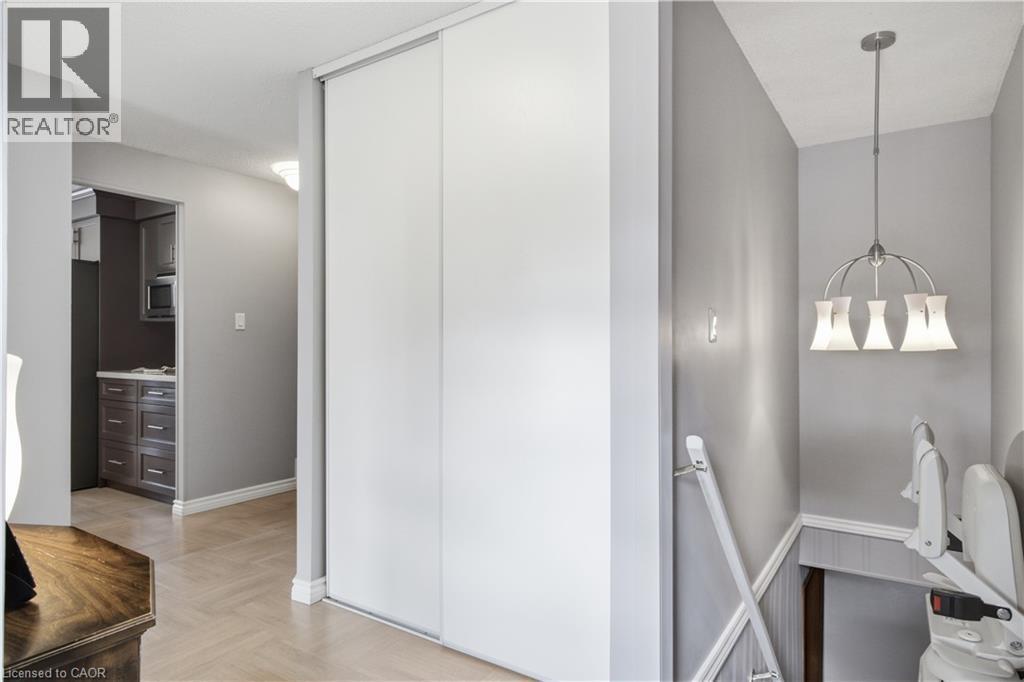 10 Macatee Place, Cambridge, ON - Indoor Photo Showing Other Room