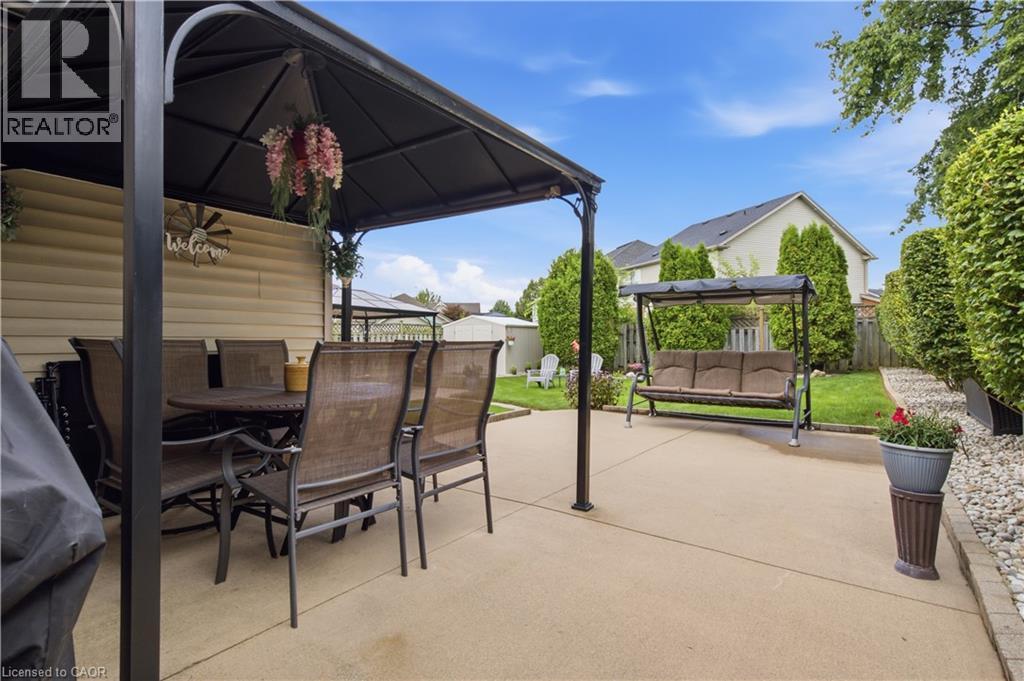 10 Macatee Place, Cambridge, ON - Outdoor