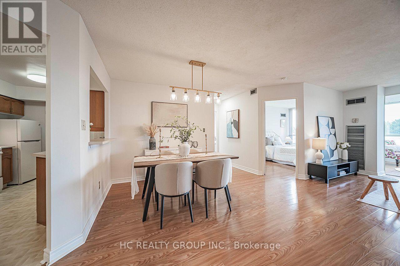 417 - 175 Bamburgh Circle, Toronto, ON - Indoor Photo Showing Kitchen