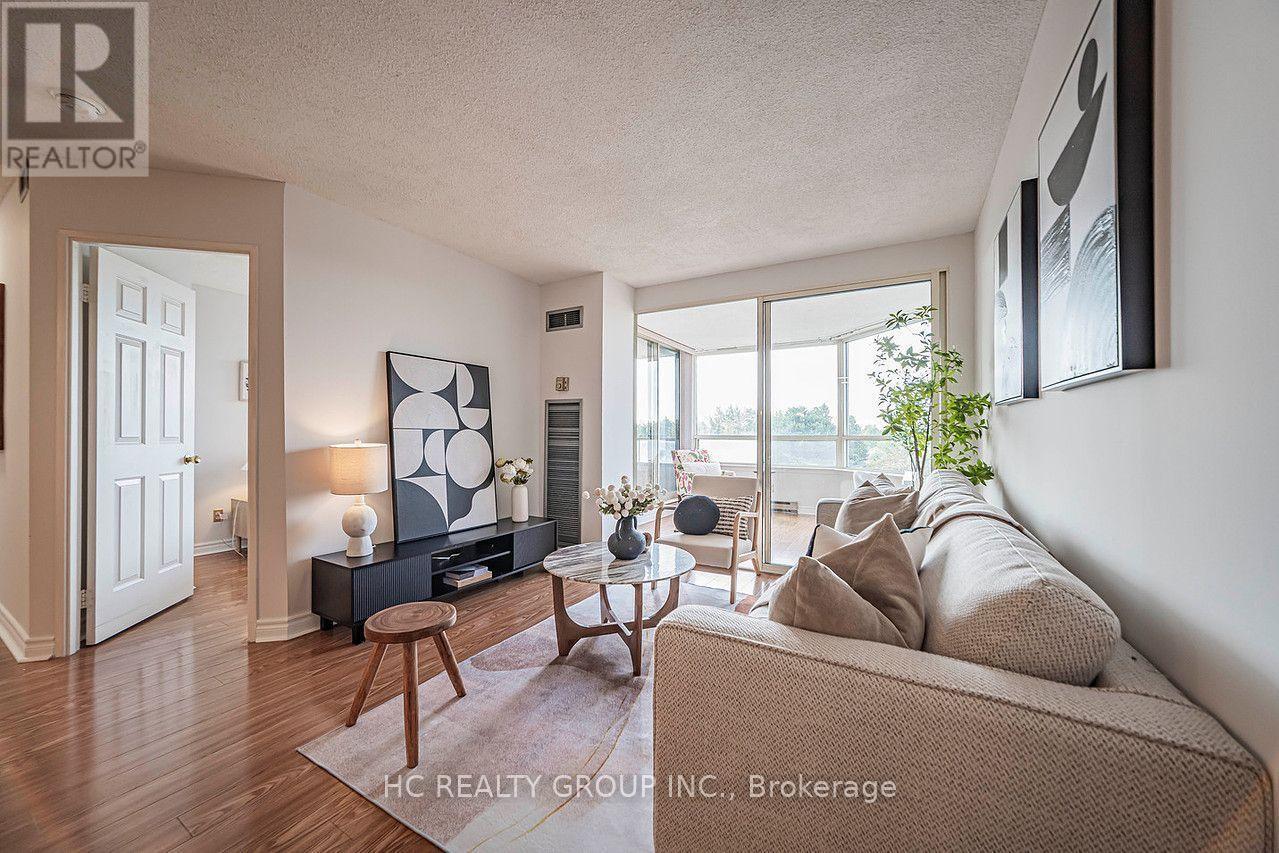 417 - 175 Bamburgh Circle, Toronto, ON - Indoor Photo Showing Kitchen