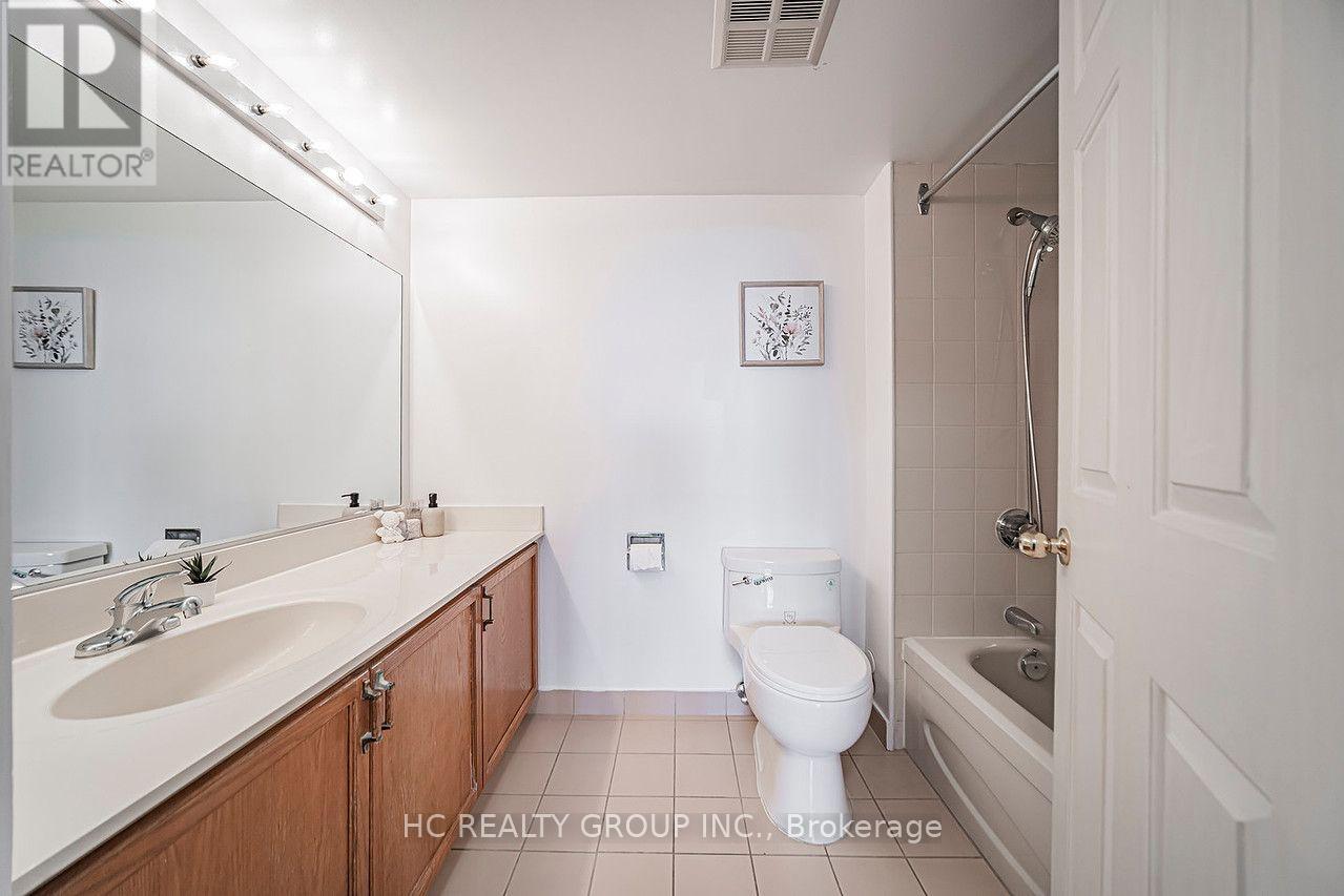 417 - 175 Bamburgh Circle, Toronto, ON - Indoor Photo Showing Bathroom
