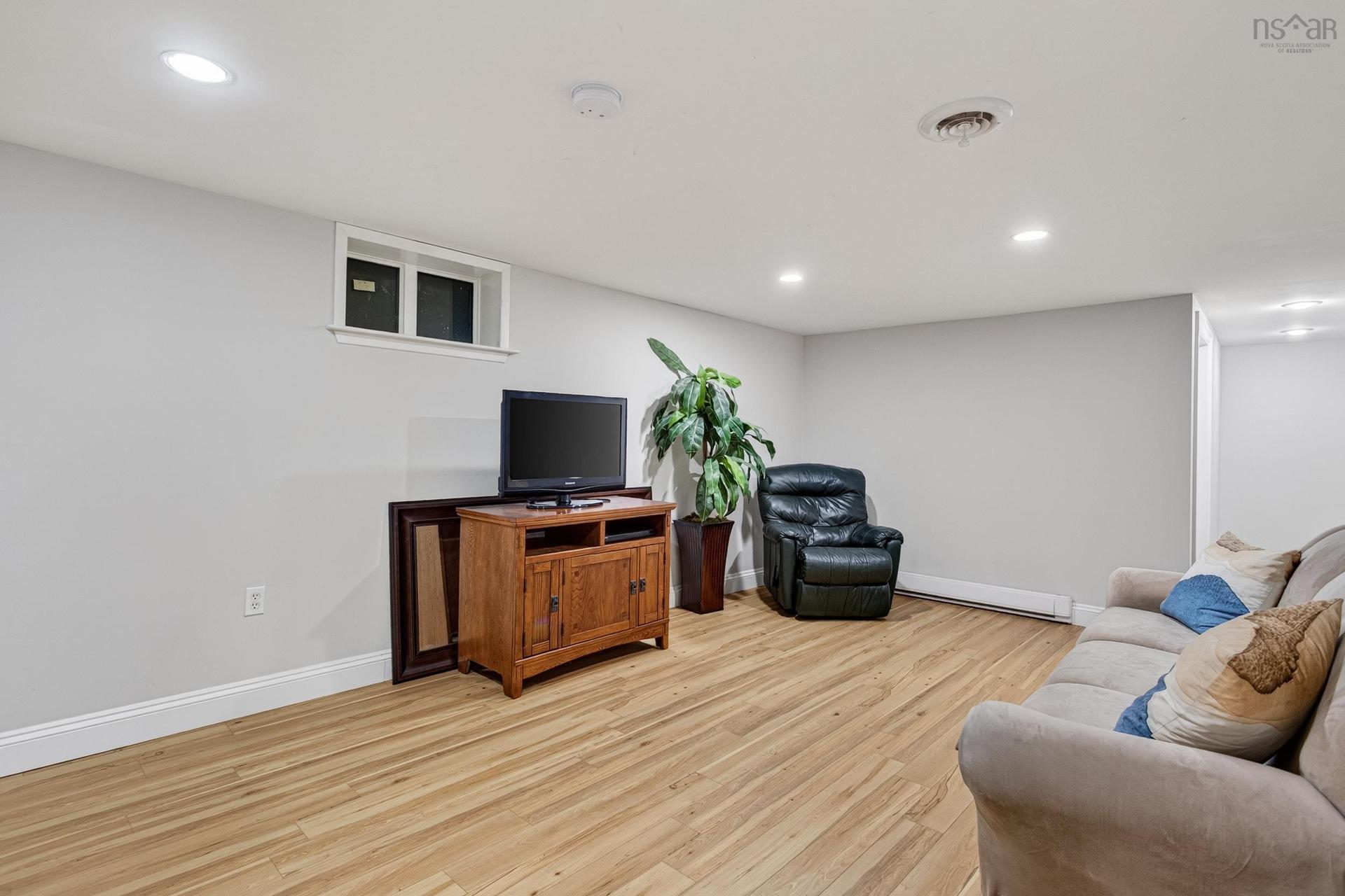 62 Douglas Crescent, Halifax, NS - Indoor