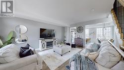 189 HARDING PARK STREET Newmarket, ON L3Y 0E3