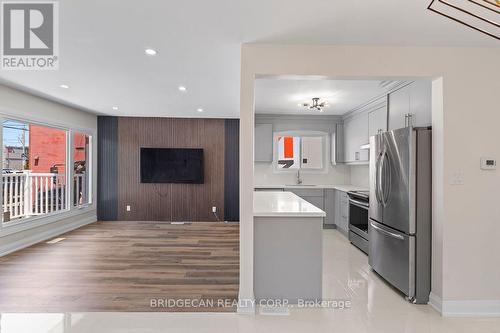 73 Adair Avenue S, Hamilton, ON - Indoor Photo Showing Kitchen