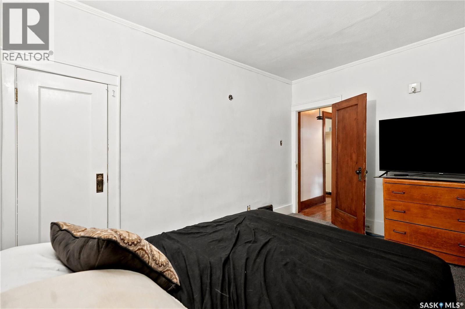 3300 Victoria Avenue, Regina, SK - Indoor Photo Showing Bedroom