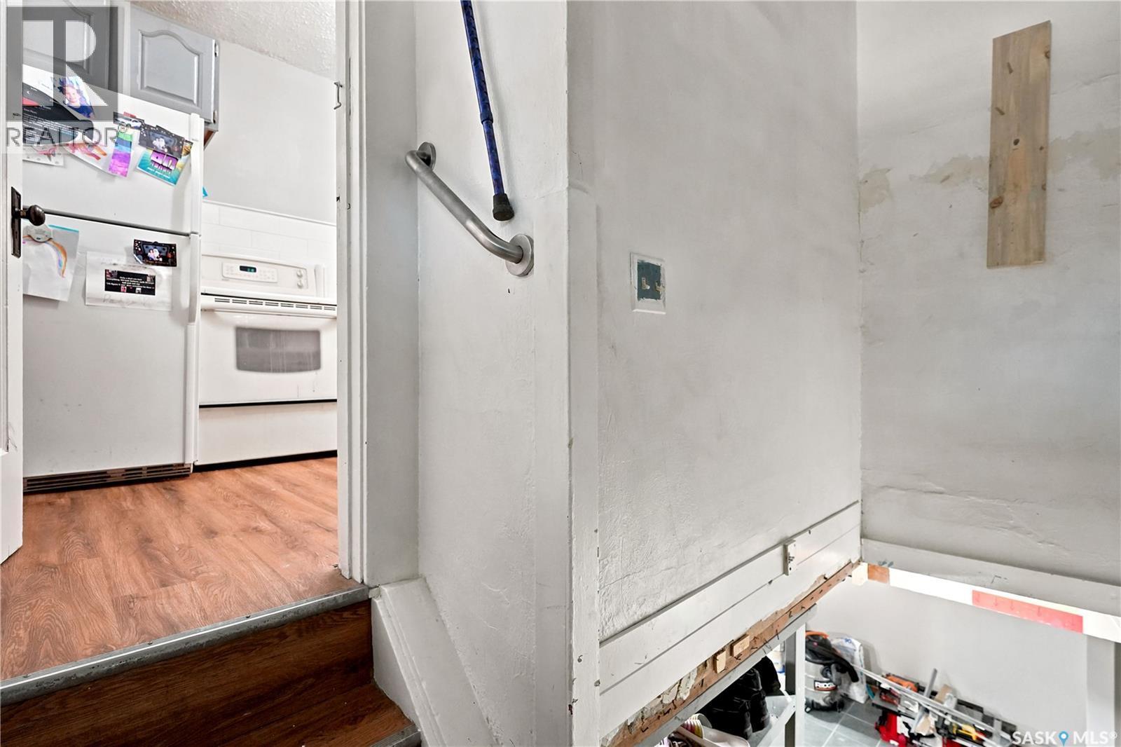 3300 Victoria Avenue, Regina, SK - Indoor