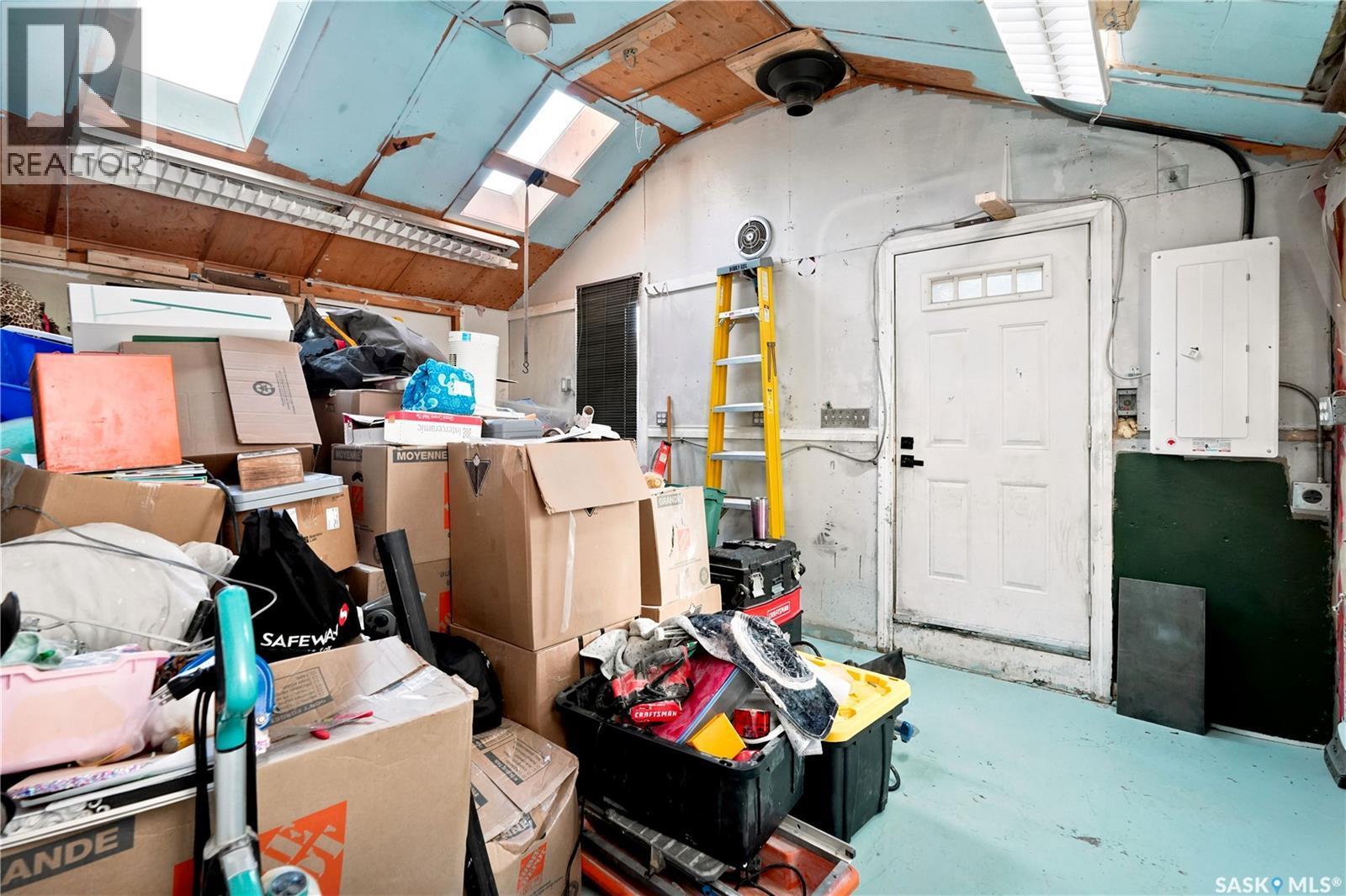 3300 Victoria Avenue, Regina, SK - Indoor