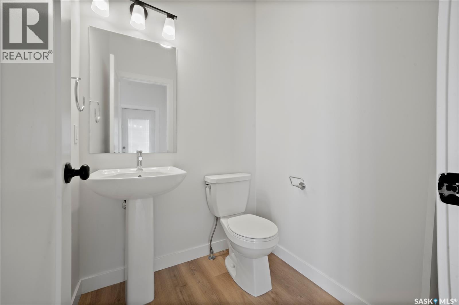 5116 E Simard Avenue, Regina, SK - Indoor Photo Showing Bathroom