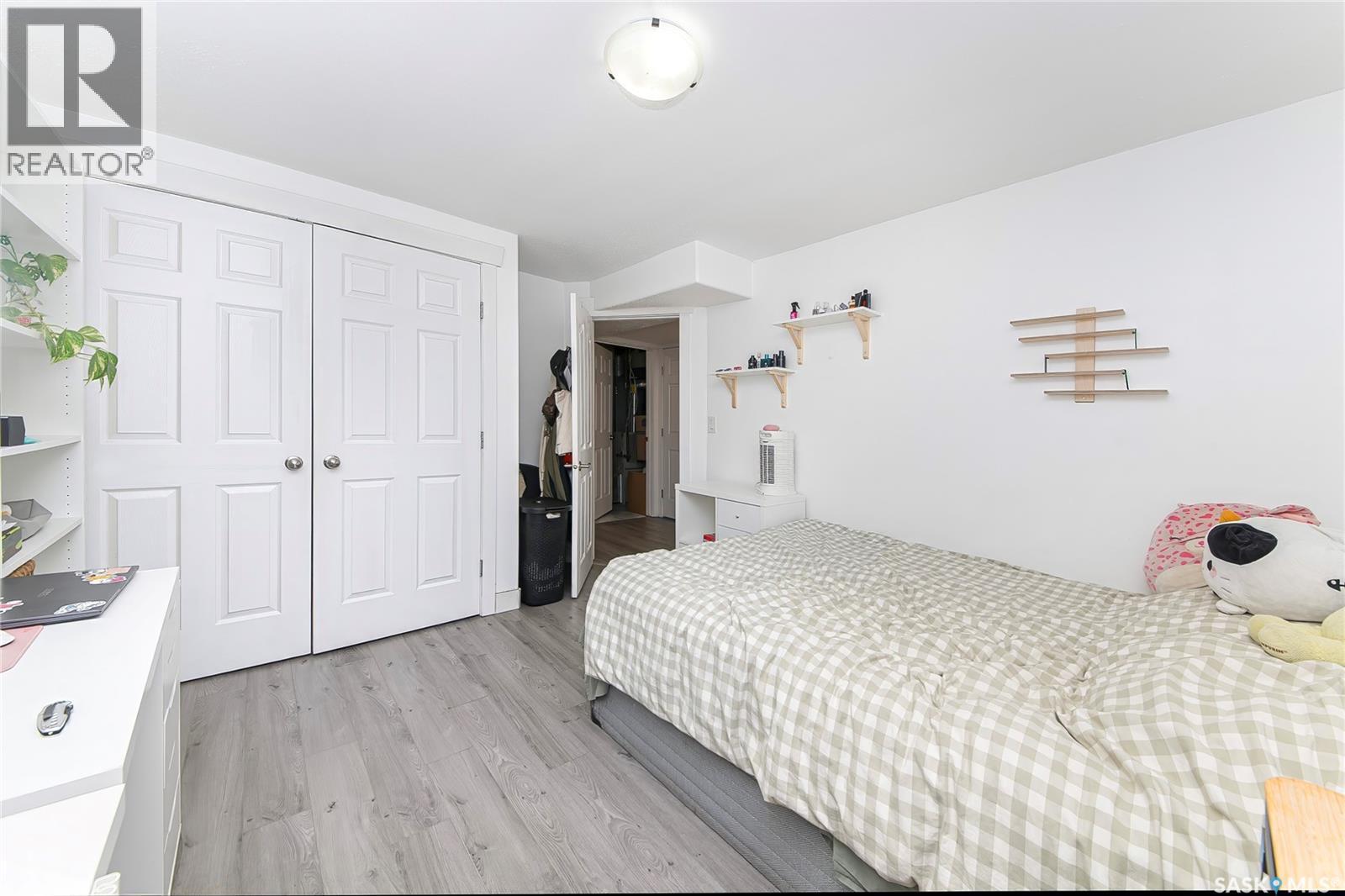 902 Steeves Avenue, Saskatoon, SK - Indoor Photo Showing Bedroom