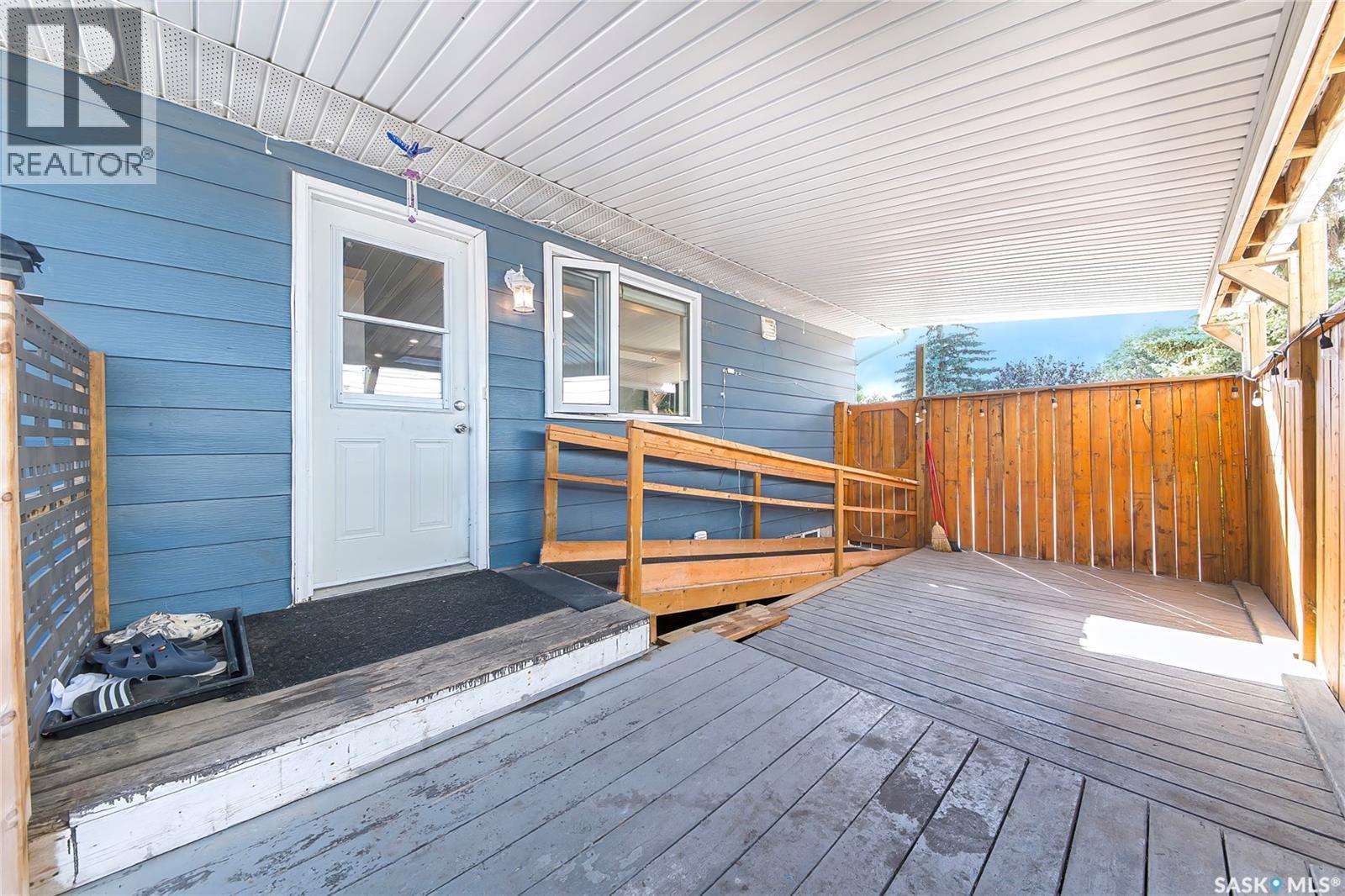 902 Steeves Avenue, Saskatoon, SK - Outdoor With Exterior