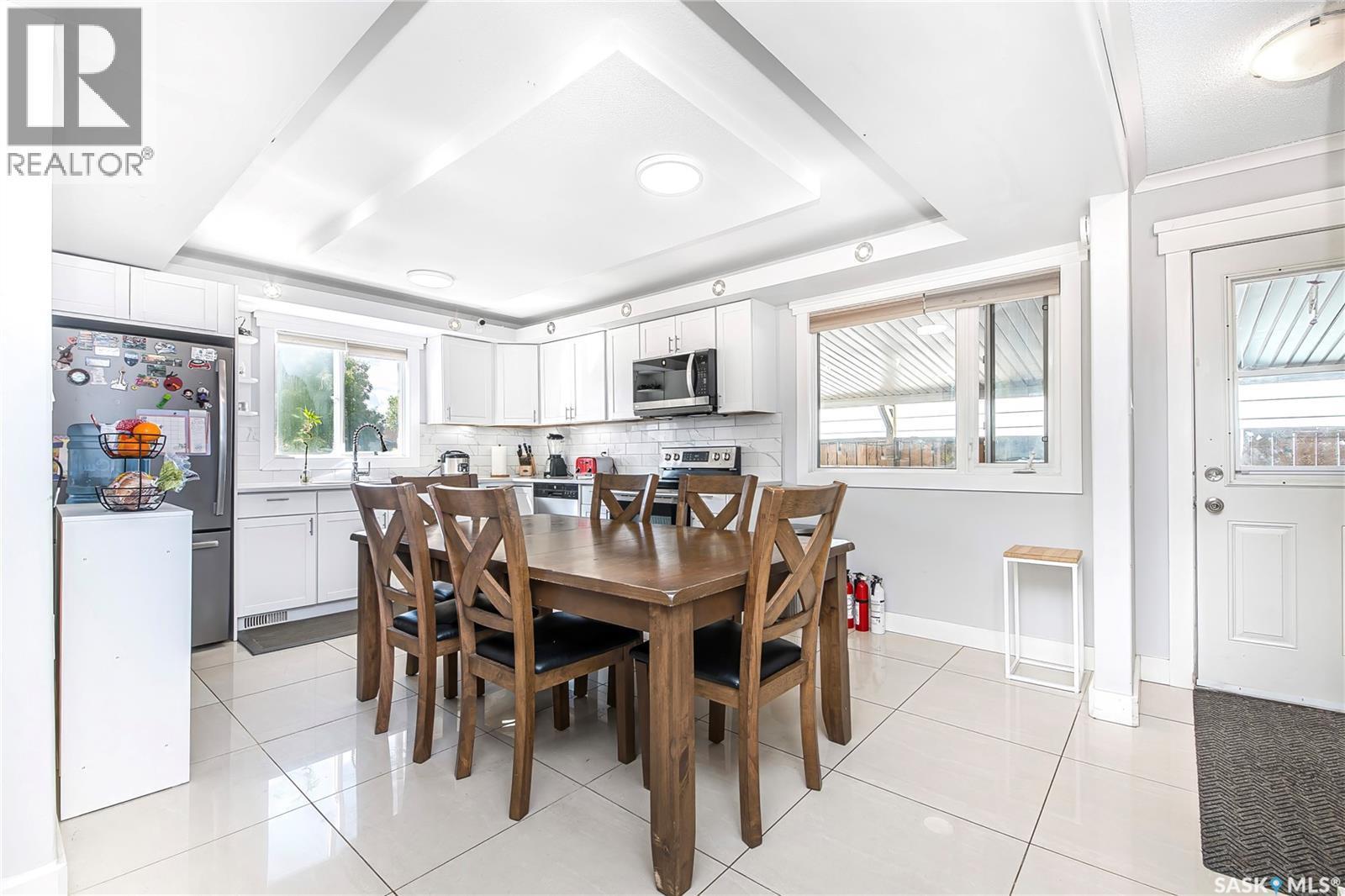902 Steeves Avenue, Saskatoon, SK - Indoor Photo Showing Dining Room