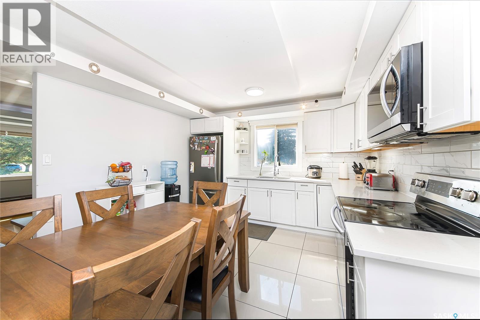 902 Steeves Avenue, Saskatoon, SK - Indoor