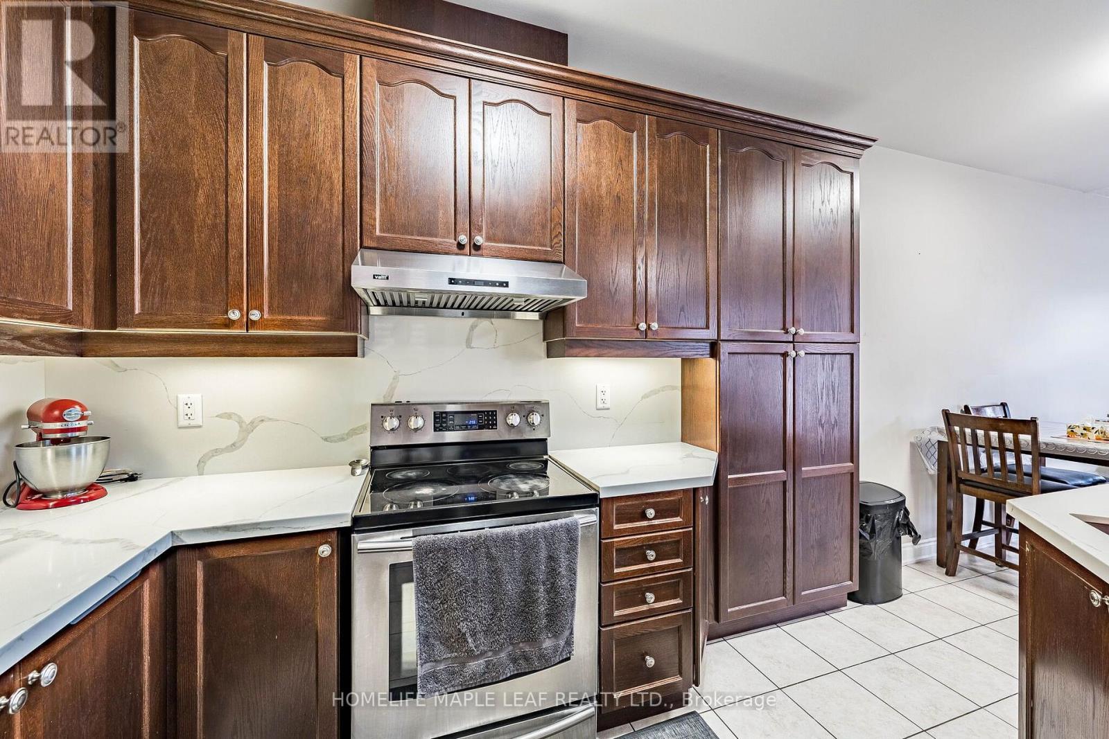 29 Gower Crescent, Brampton, ON - Indoor Photo Showing Kitchen