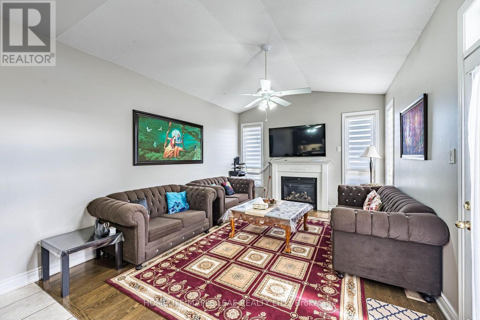 29 Gower Crescent, Brampton, ON - Indoor Photo Showing Living Room With Fireplace