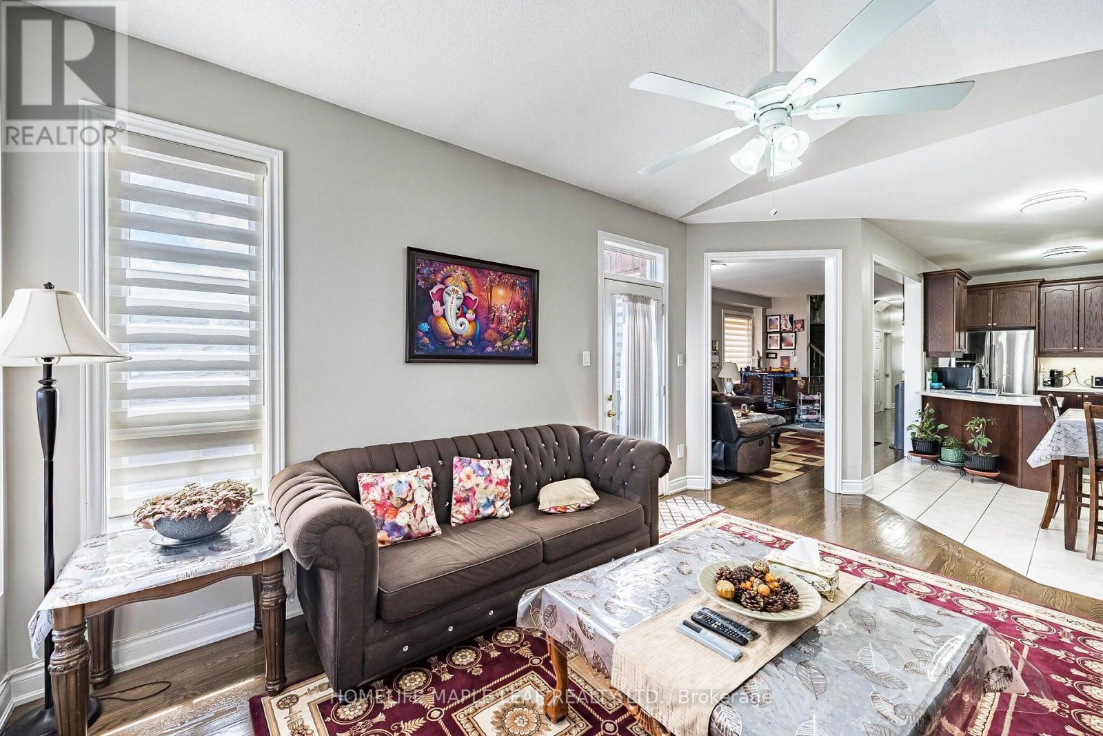 29 Gower Crescent, Brampton, ON - Indoor Photo Showing Living Room