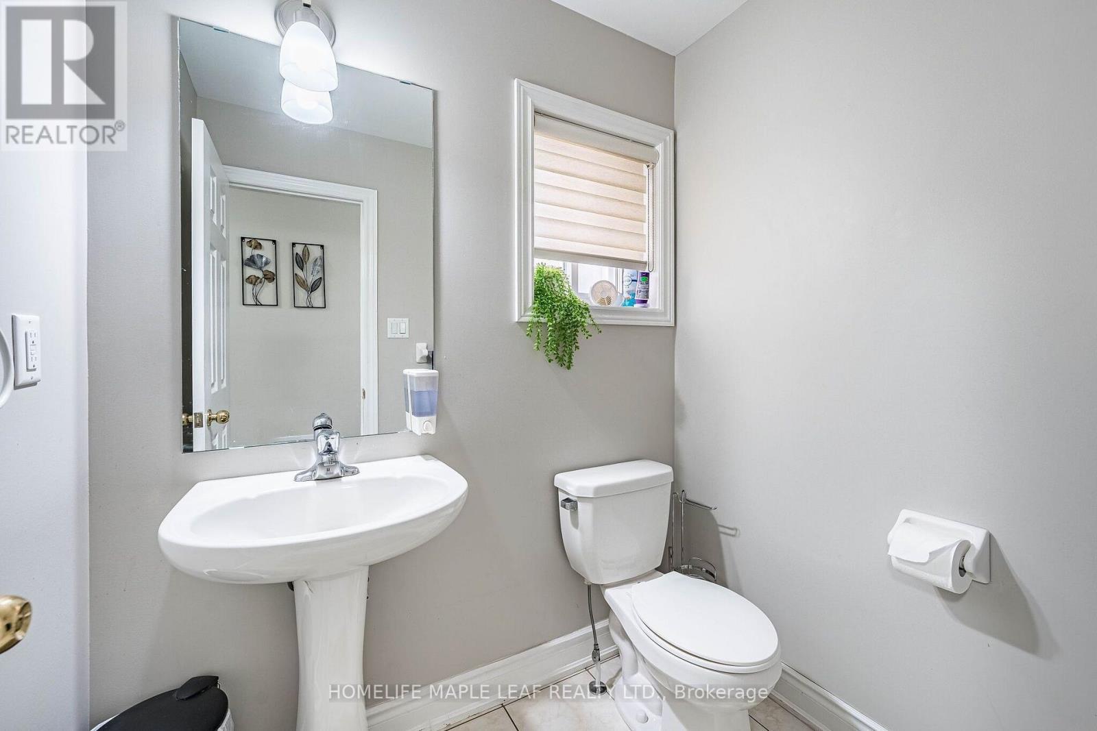 29 Gower Crescent, Brampton, ON - Indoor Photo Showing Bathroom