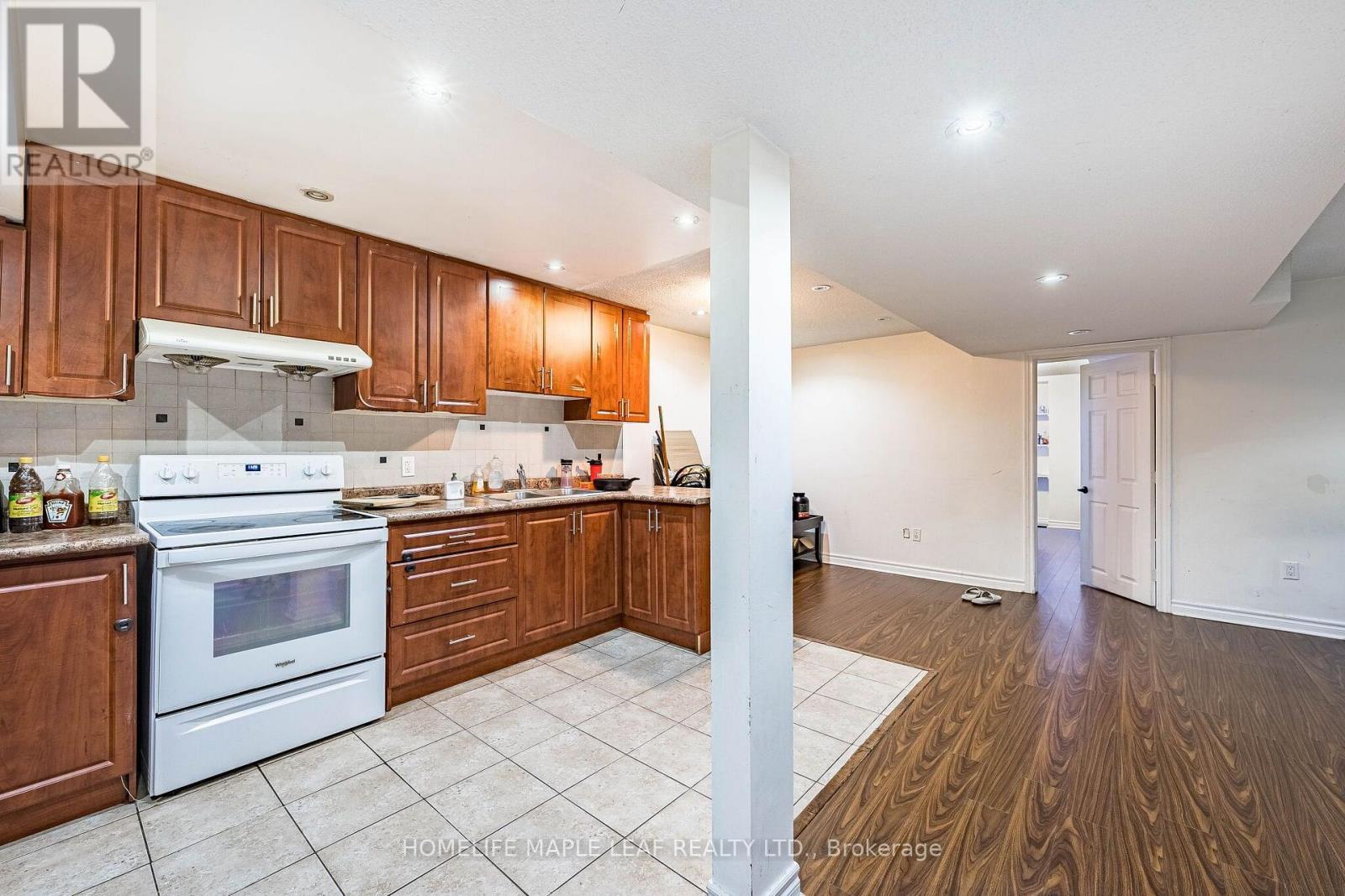 29 Gower Crescent, Brampton, ON - Indoor Photo Showing Kitchen