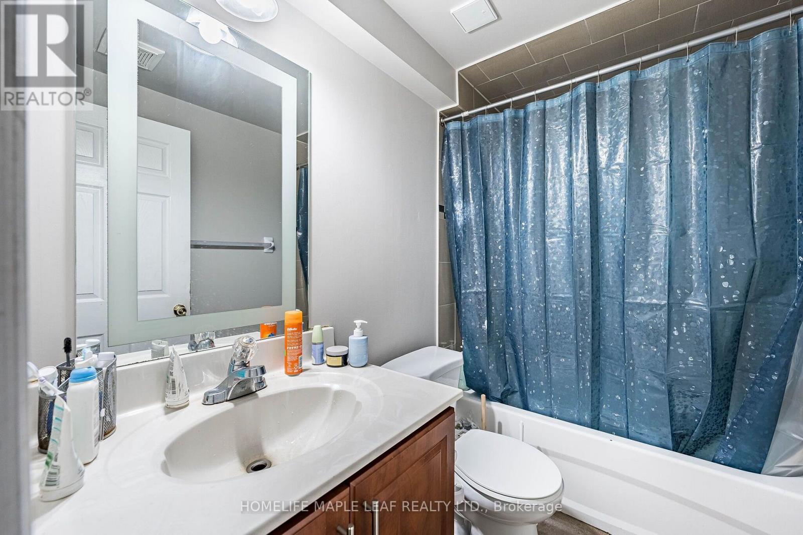 29 Gower Crescent, Brampton, ON - Indoor Photo Showing Bathroom