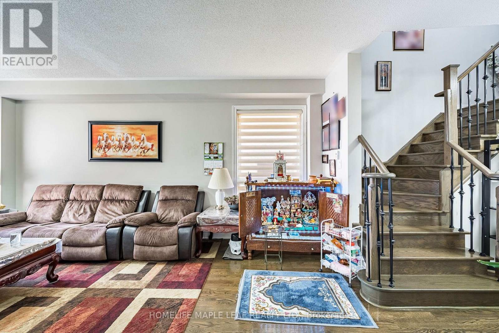 29 Gower Crescent, Brampton, ON - Indoor Photo Showing Living Room