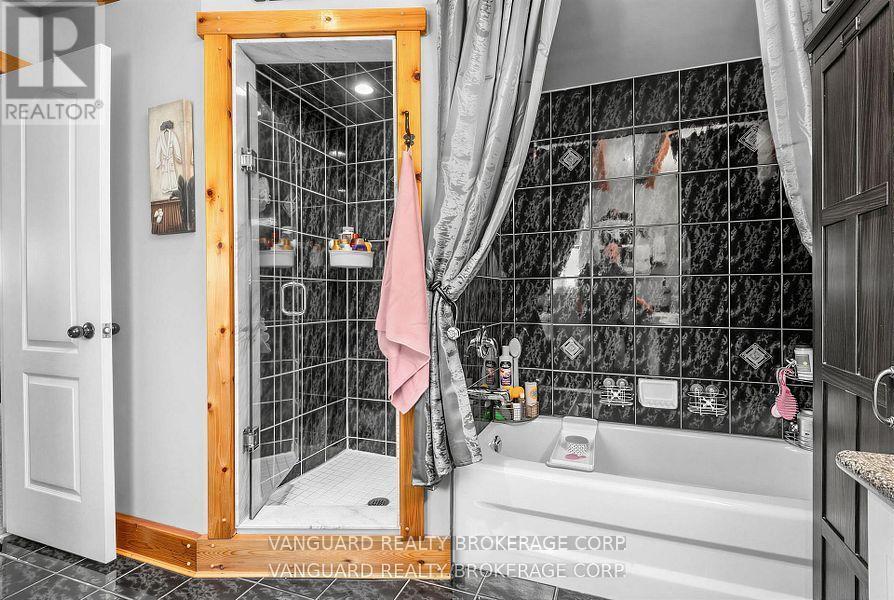 111 Grapevine Road, Caledon, ON - Indoor Photo Showing Bathroom