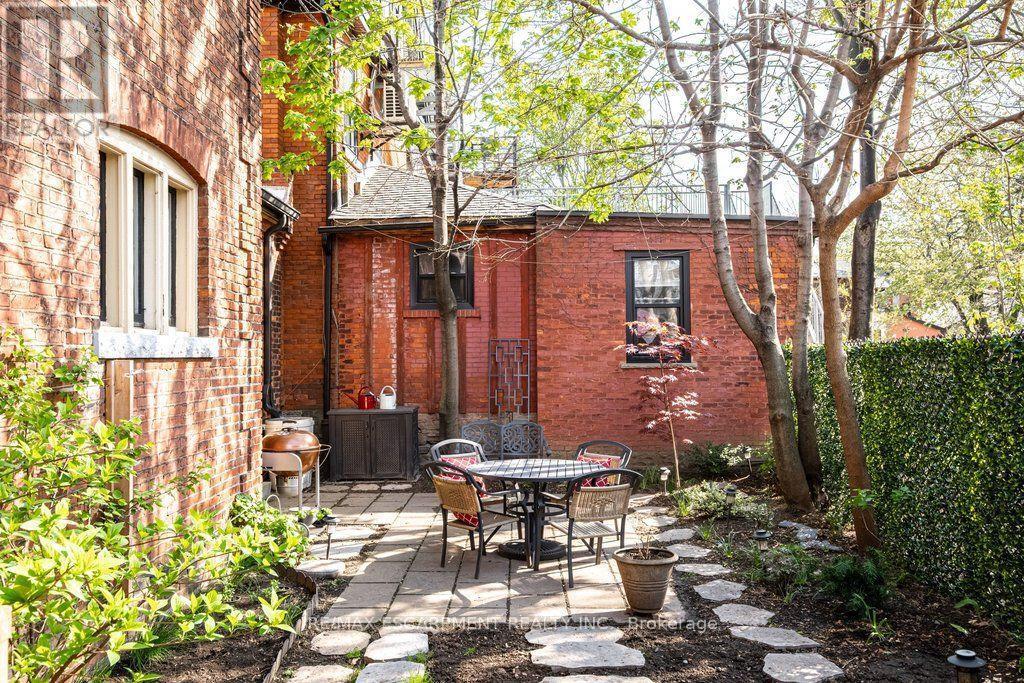 58 Wellington Street S, Hamilton, ON - Outdoor