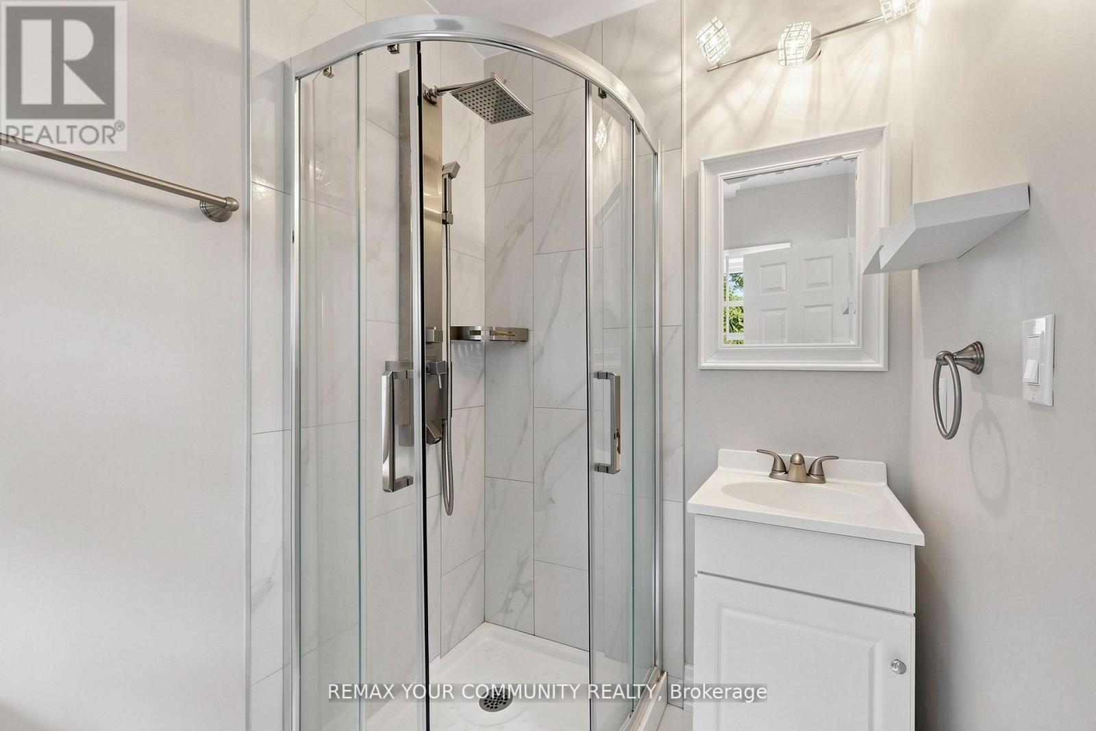 22 Havenridge Drive, Toronto, ON - Indoor Photo Showing Bathroom