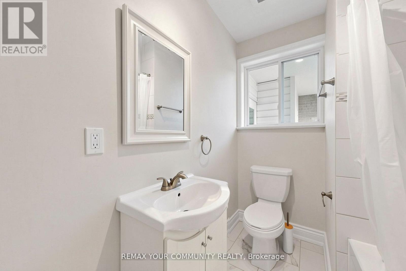 22 Havenridge Drive, Toronto, ON - Indoor Photo Showing Bathroom