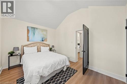 234 Balmoral Avenue S, Hamilton, ON - Indoor Photo Showing Bedroom