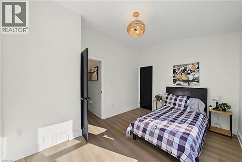 234 Balmoral Avenue S, Hamilton, ON - Indoor Photo Showing Bedroom