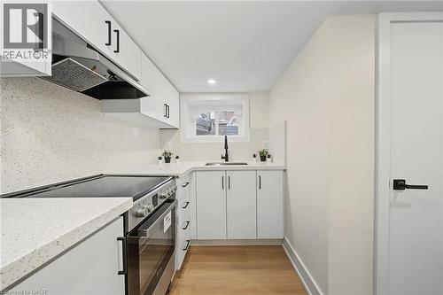 234 Balmoral Avenue S, Hamilton, ON - Indoor Photo Showing Kitchen