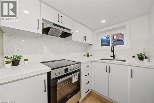 234 Balmoral Avenue S, Hamilton, ON - Indoor Photo Showing Kitchen