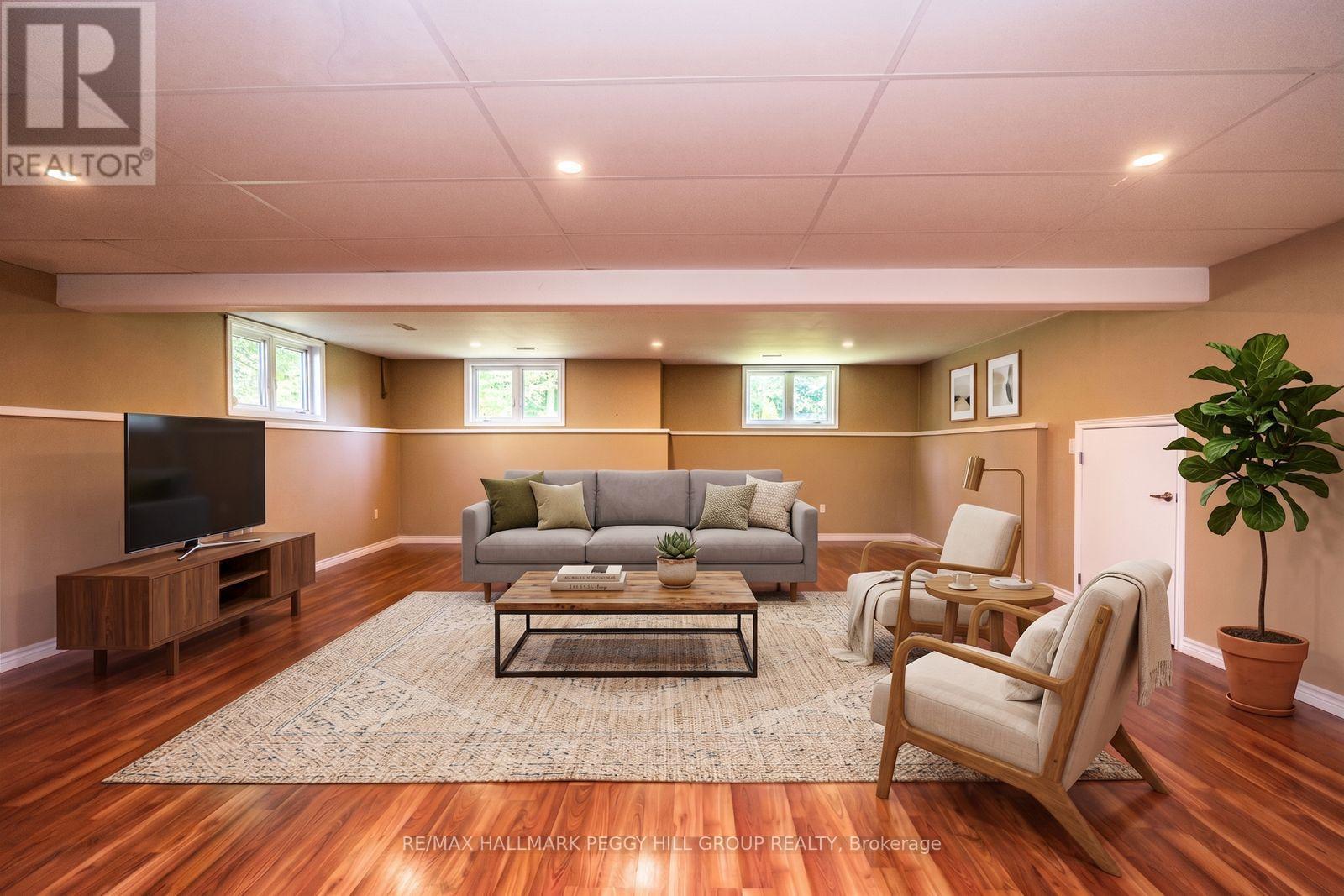 122 Trout Lane, Tiny, ON - Indoor Photo Showing Other Room