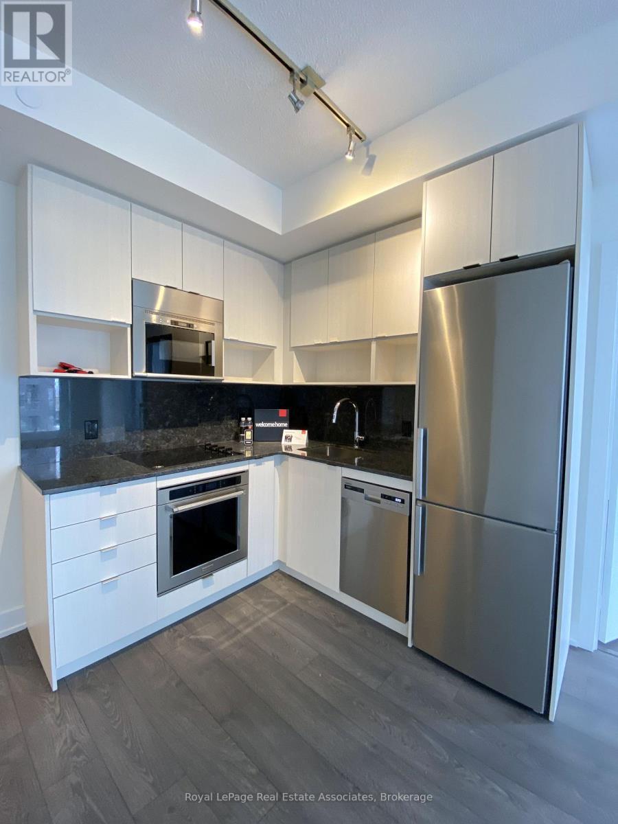 3101 - 7 Mabelle Avenue, Toronto, ON - Indoor Photo Showing Kitchen With Stainless Steel Kitchen