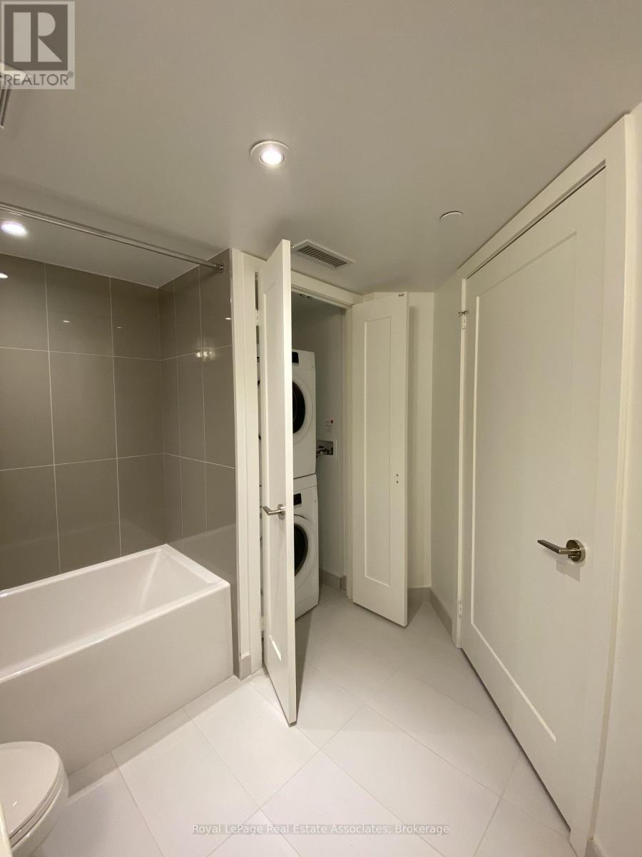 603 - 7 Mabelle Avenue, Toronto, ON - Indoor Photo Showing Bathroom