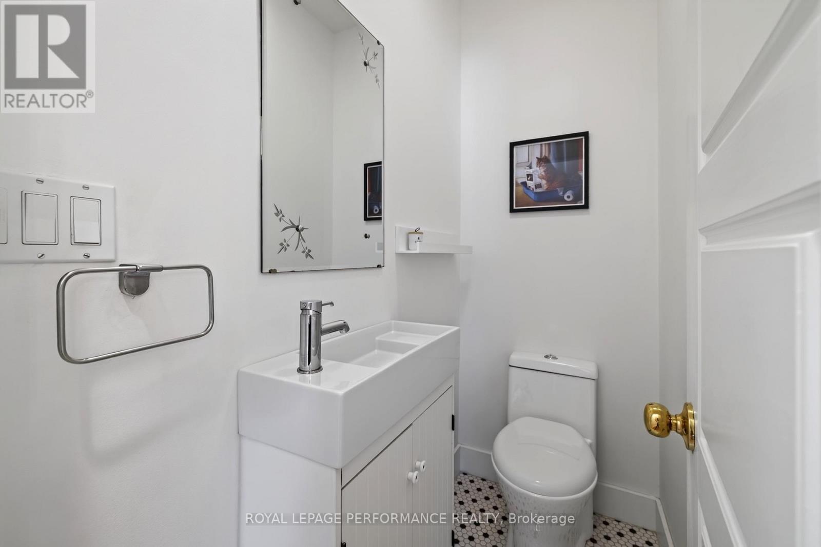72 Springfield Road, Ottawa, ON - Indoor