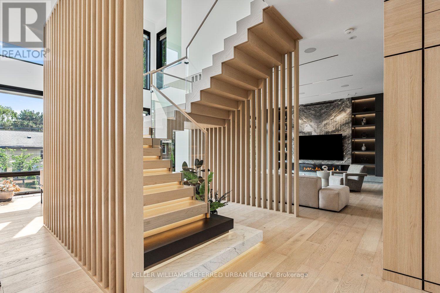 27 Berkinshaw Crescent, Toronto, ON - Indoor Photo Showing Other Room