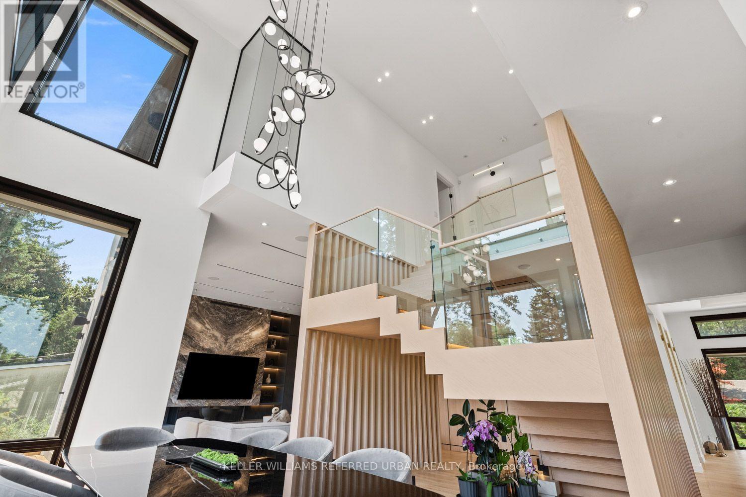 27 Berkinshaw Crescent, Toronto, ON - Indoor Photo Showing Other Room